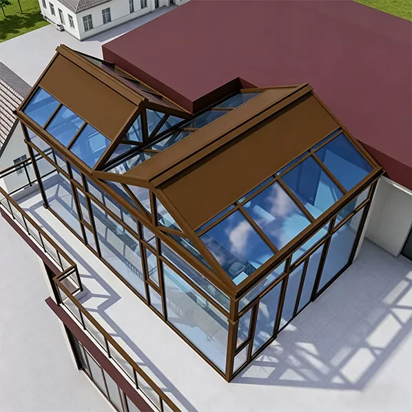 Terraza acristalada con techo de vidrio y lámina de aluminio